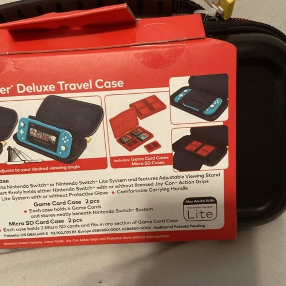 NWT Super Mario Themed Nintendo Switch Deluxe Travel Carrying & Micro Card Case - Picture 4 of 5